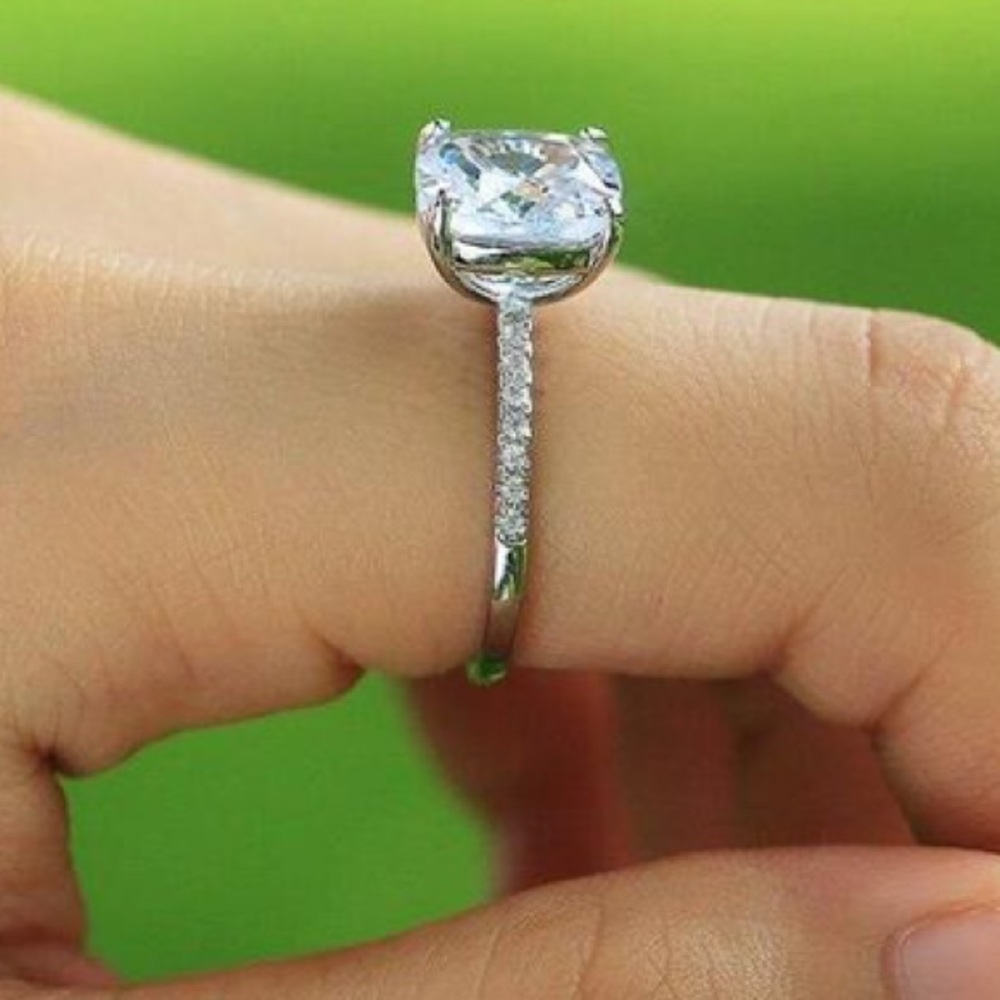 Cushion cut sterling silver ring - Picture 4 of 4